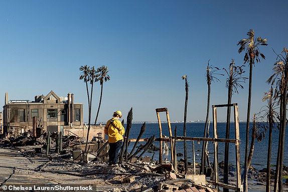 Mandatory Credit: Photo by Chelsea Lauren/Shutterstock (15098029co) Aftermath of the Palisades Fire in Malibu Aftermath of the Palisades Fire in Pacific Palisades, California, USA – January 12, 2025