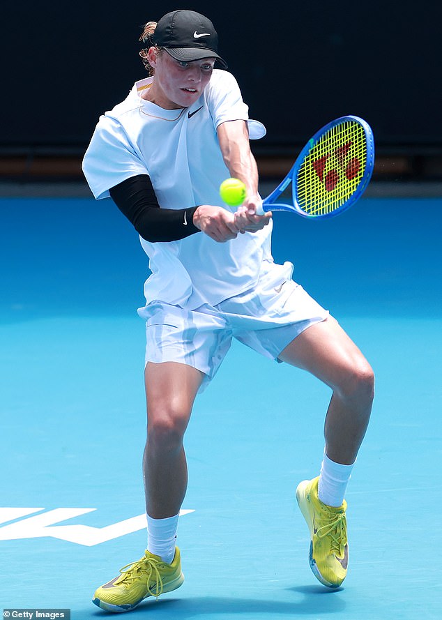 Cruz Hewitt is currently ranked 1264th in the world and is ranked 107th in the junior world at the age of 16