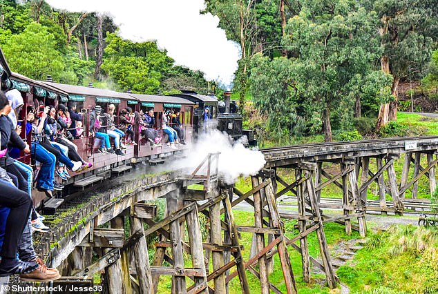 Visitors regularly praise the friendly volunteer staff and scenic views along the route