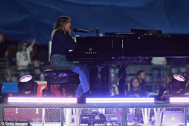 After seven days of unrest and tragedy, Platten sang 'Fight Song' as a tribute to LA