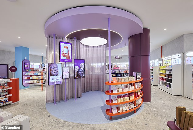 Shoppers can benefit from dedicated Glow Advisors, whose role is to assist customers with tailored beauty advice and in-store services using a high-tech skin scanner that analyzes hydration, fine lines, pores and oil balance