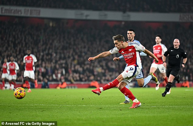 Leandro Trossard scored the Gunners' second and eventual winner a minute before half-time