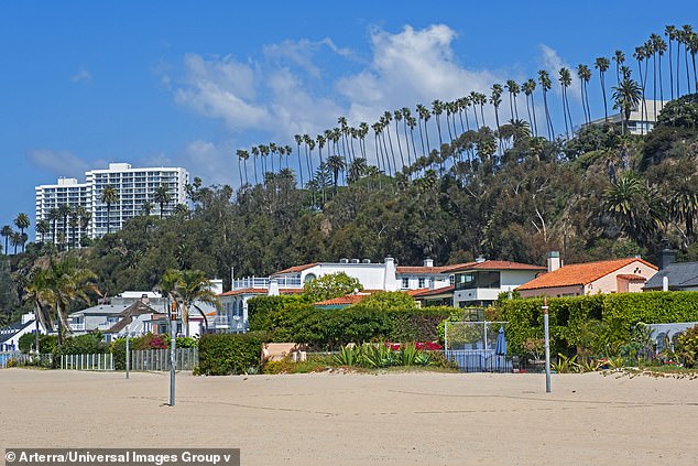 The deadly fires have already claimed the lives of at least 24 people and are estimated to cause more than $40 billion in damage, mostly in the Pacific Palisades (photo before the fires)