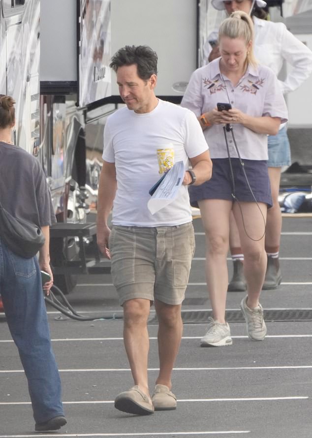 The Clueless star looked fresh in a white T-shirt paired with beige corduroy shorts