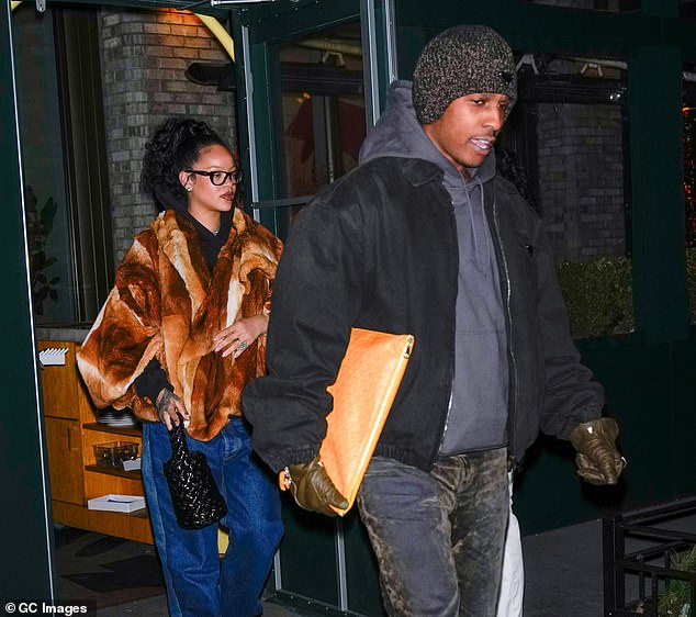 Rihanna and A$AP Rocky were spotted in New York City on January 2. The trial will take place on January 21 with the selection of a jury of twelve people.