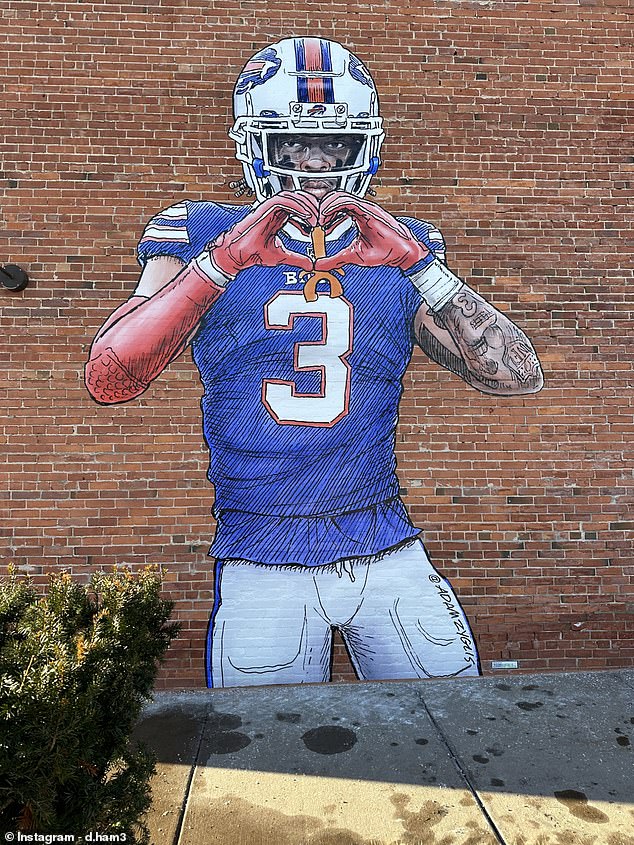 One of many murals that surfaced showing Hamlin making a 