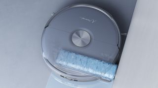 Narwhal Flow robot vacuum cleaner