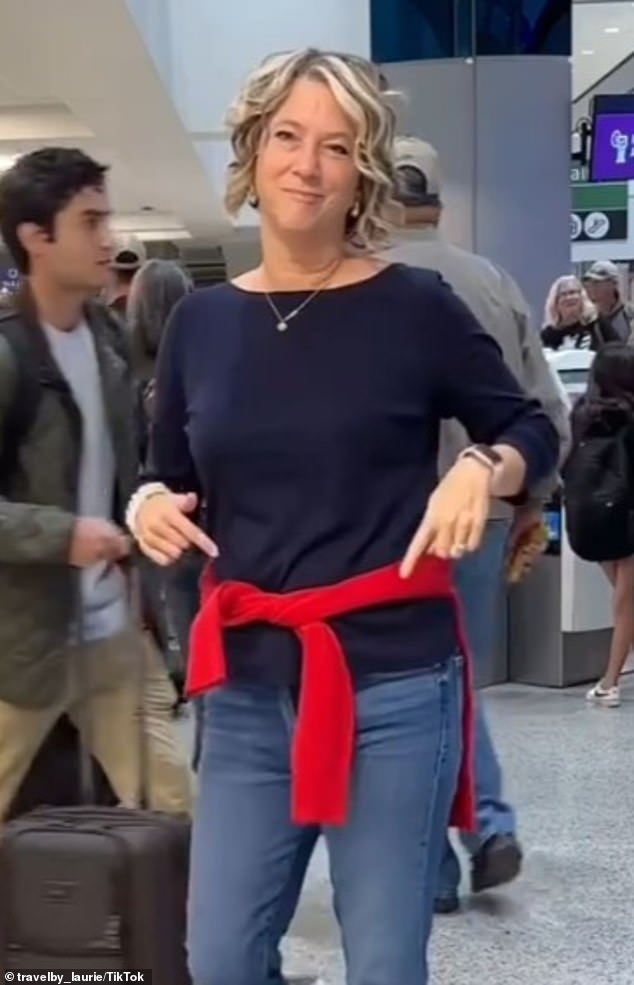 She warned her more than 8,000 followers not to wear a sweater or shirt around their waist at the airport, as this could delay you at the security checkpoint