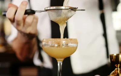 A bartender shares the 5 red flags she always looks for in a bar