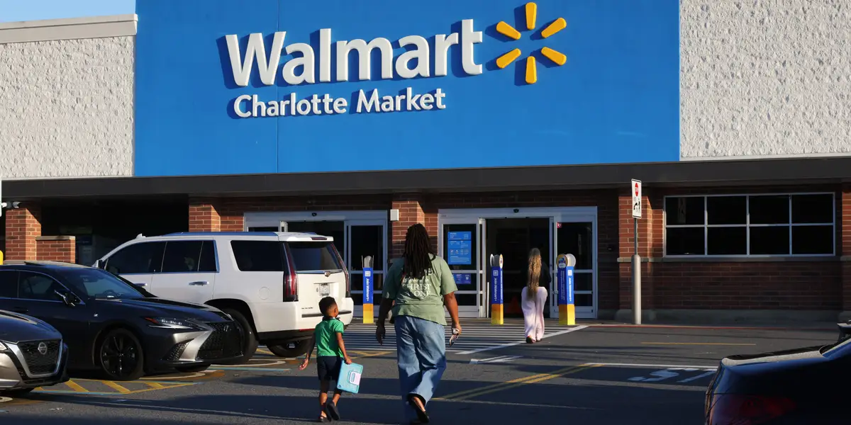 Walmart's copycat strategy: Restaurant delivery is the latest way to break into established markets